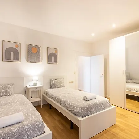 Spacious Old Town Apartment San Sebastian